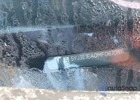 2021 Tesla Model 3 Standard Range Plus Rear-Wheel Drive z USA, uszkodzony, nr VIN 5YJ3E1EA0MF067081